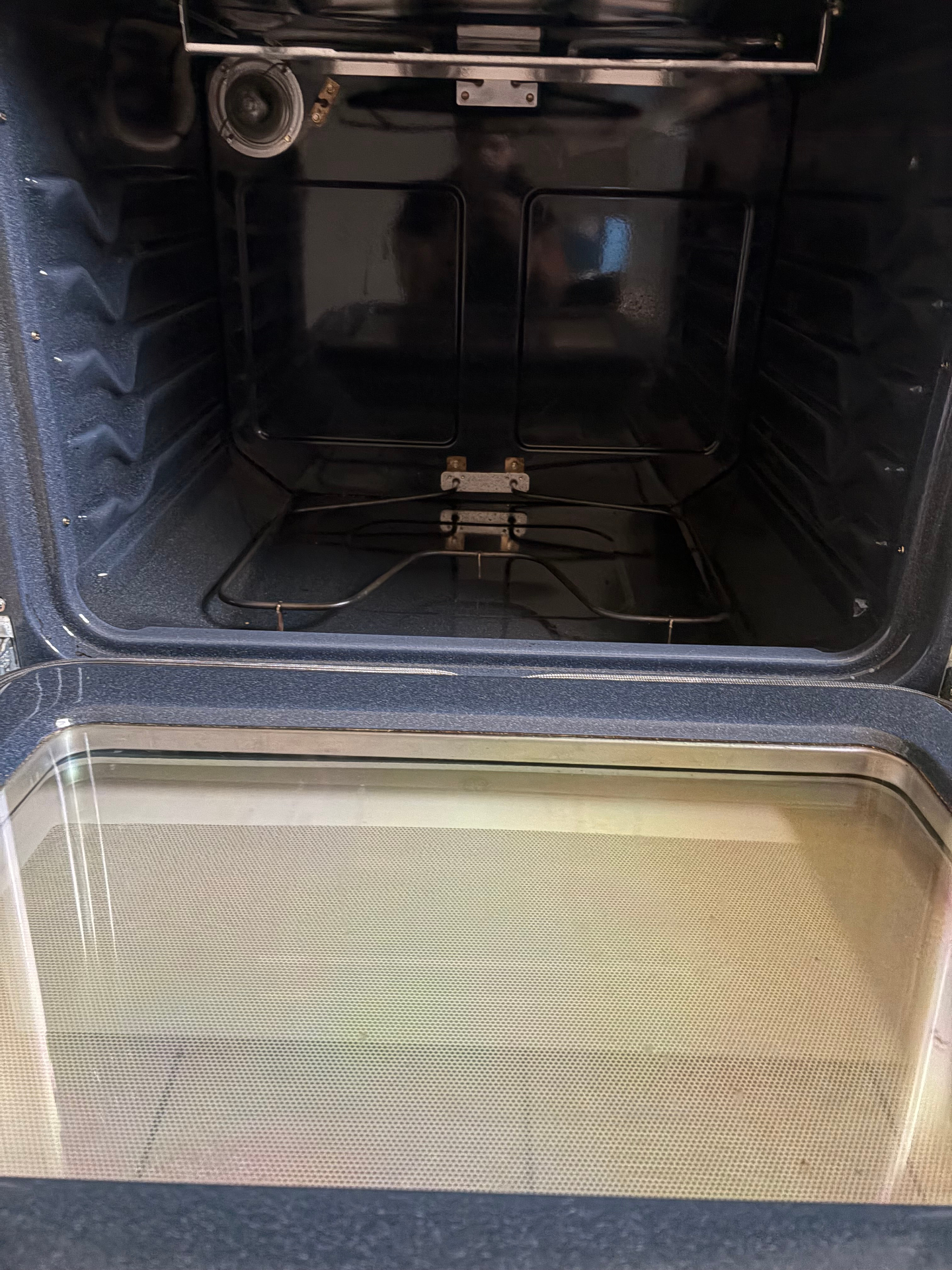 Spotless oven after cleaning